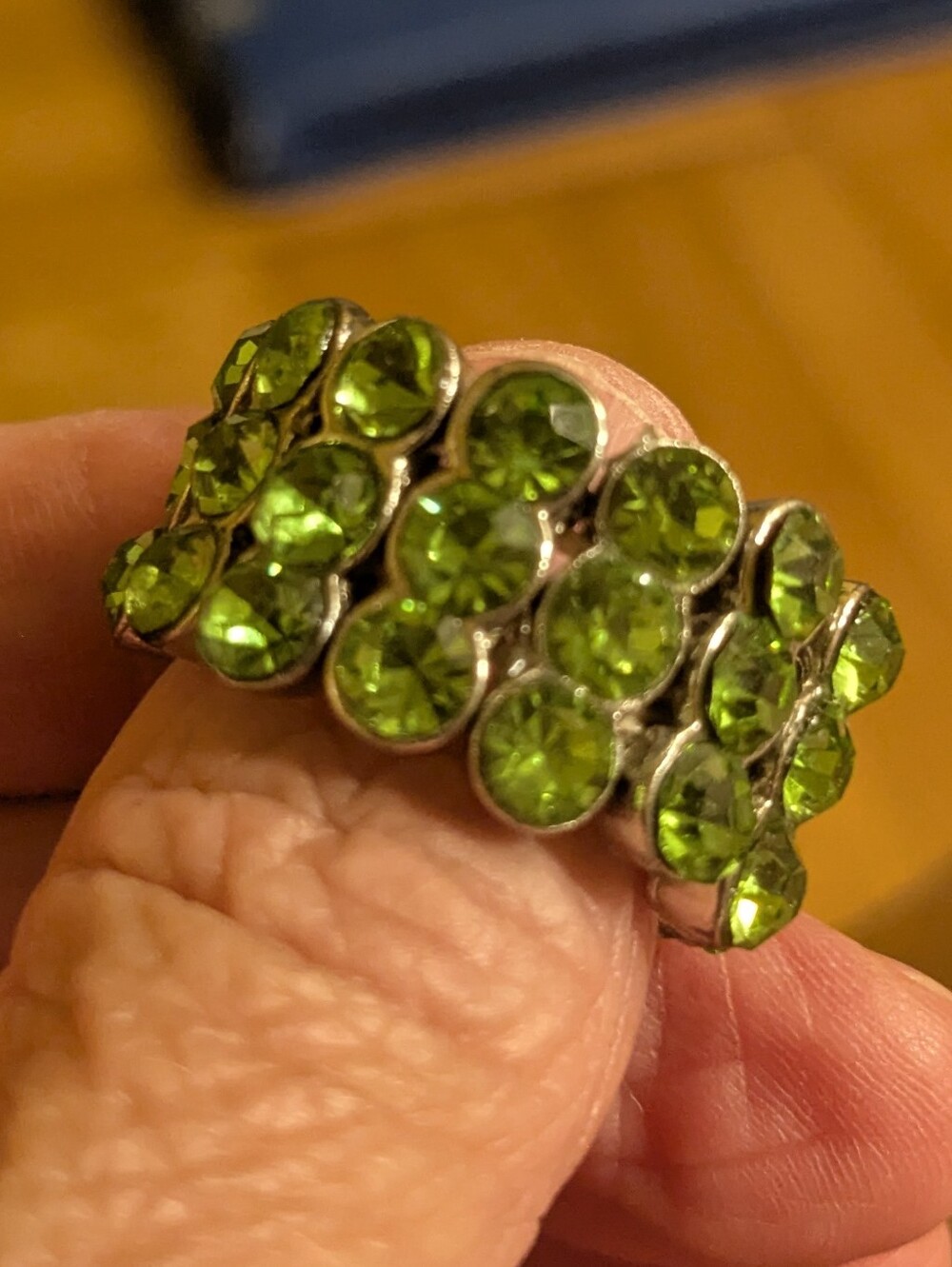 Vintage 80s 90s Triple Row Emerald Green Rhinestone Crystal Stretch Ring - Picture 7 of 14